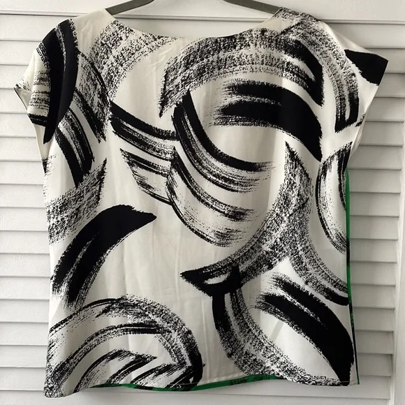 VINCE CAMUTO ECLIPSE TOP - Picture 3 of 3